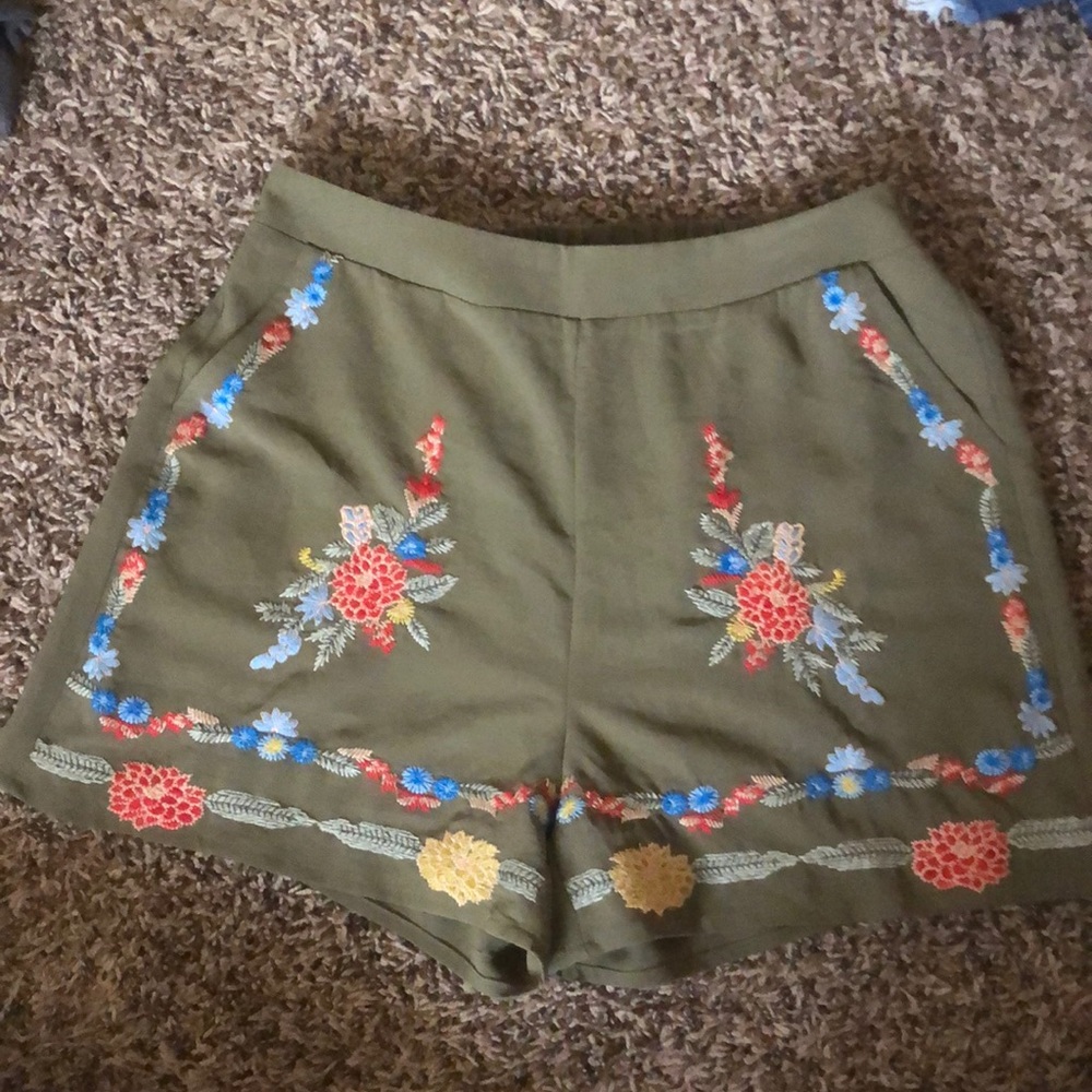 EUC embroidered high rise shorts with pockets